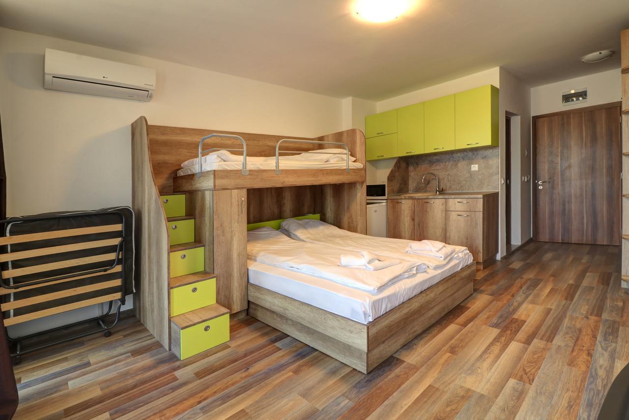 Complex Hunter's Apart Otel