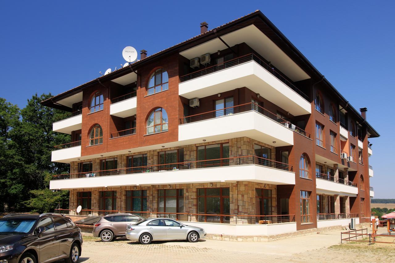 Complex Hunter's Aparthotel *